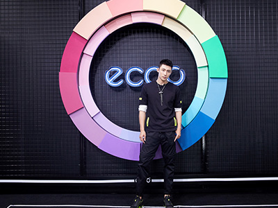 ECCO携手品牌代言人黄景瑜、倪妮首次直播 趣味玩转秋冬系列新品