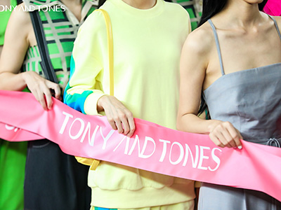跨越五十岁对话年轻，TONY AND TONES 闪耀深圳时装周