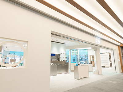 UENO EYEWEAR上野眼镜新天地店盛大新开，「MONOKEROS x 刘思鉴」联乘款眼镜线下首发活动