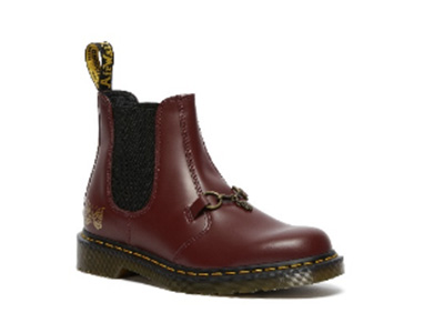 DR. MARTENS × Needles 重塑2976切尔西靴 日本品牌Needles回归，带来与DR. MARTENS切尔西鞋款的历史性联名合作