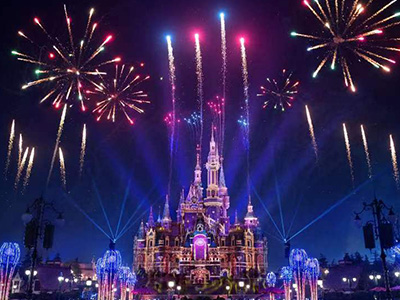 上海迪士尼乐园全新“奇梦之光幻影秀”将点亮璀璨夜空 融合尖端技术和全新内容，为游客重新定义现场娱乐演出 全球首次，漫威超级英雄“集结”于迪士尼城堡的夜间演出中