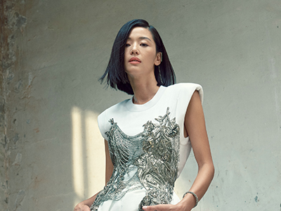 Alexander McQueen韩国品牌大使全智贤 演绎2021秋冬ANEMONES（银莲花）系列