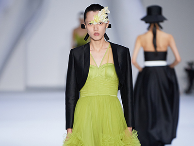 YES BY YESIR七周年上海大秀：敢为人先的时装表达