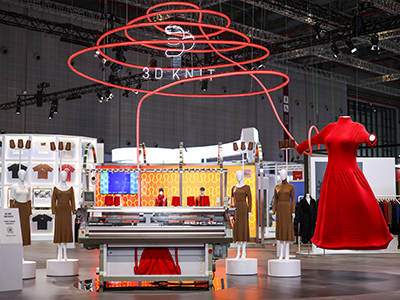 优衣库1000平米「明日奇境」再展进博，赋能新生 穿「悦」未来！