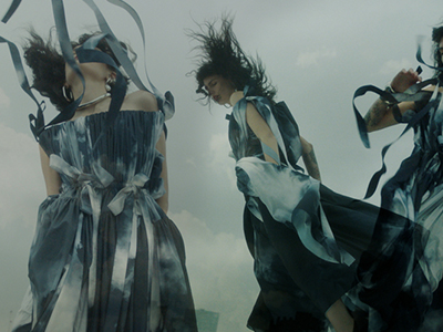 Alexander McQueen 2022春夏女装系列创意短片发布