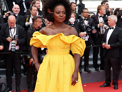 美国演员Viola Davis身着Alexander McQueen 2022早秋女装系列出席戛纳电影节