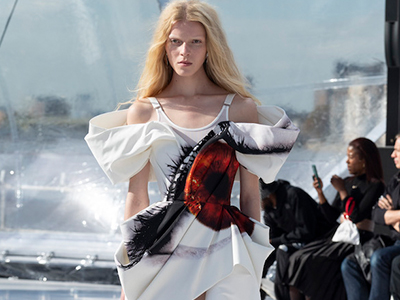 FIRST SIGHT Alexander McQueen 2023春夏女装系列