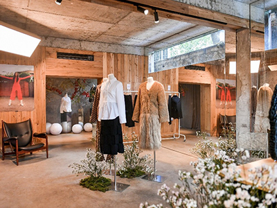 & Other Stories 于 10 月 13 日推出 A.W.A.K.E MODE 限量联名系列