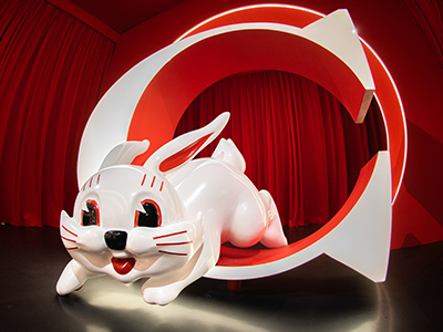 COACH X大白兔联名合作款系列展盛大开幕