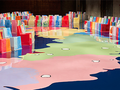 Bottega Veneta 携手意大利艺术家Gaetano Pesce亮相迈阿密 展出 Come Stai? 座椅系列，开展艺术家对话，并发行限量书籍