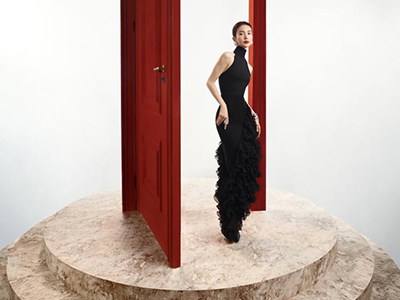 NET-A-PORTER #NAP一下# 与金晨一起奇幻启程