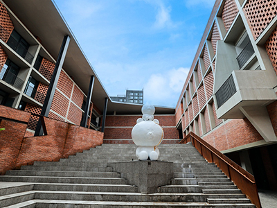 萌潮寻迹瓷都，LINE FRIENDS以IP潮玩艺术品与景德镇艺术新地标开启SALLY生日城市地标行