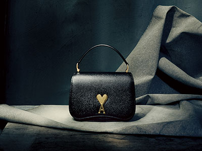 AMI推出全新PARIS PARIS手袋，打造新款IT BAG