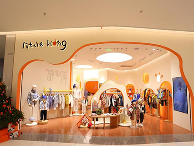 Little Hong线下形象首店开业 东方礼遇童装品牌与“橙橙世界”相撞