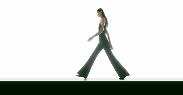 COURRÈGES X MYTHERESA 合作推出独家限定系列