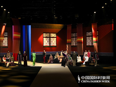 素白·马乖×SS25中国国际时装周：现代摩登与民族锦绣的微醺邂逅