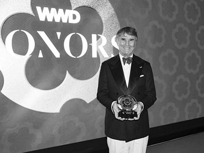 《WWD国际时尚特讯》为Brunello Cucinelli先生授予 John B. Fairchild终身成就奖