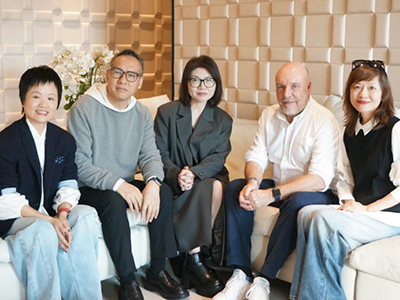 玖姿JUZUI创意总监王陶Taoray Wang2025秋冬纽约时装周掀起天然皮草热，Fur是老钱，Furmark是新贵！