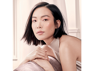 全新 Laura Mercier 罗拉玛希无瑕光泽双色气垫 焕现粉透钻光肌