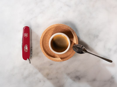 做好准备，自成大师： VICTORINOX 维氏与 LA MARZOCCO 联合打造咖啡师工具