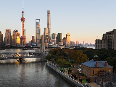 “Cocooning on Ice 珑骧滑冰场”空降上海外滩 以冬日活力，唤醒法式优雅生活