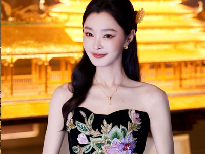 千年花丝坐镇「头排看秀」：潮宏基×抖音开启时尚非遗直播新范式