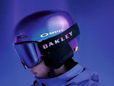 OAKLEY®欧克利®以全新AURA系列演绎“厚蓄显锋芒” 磨砺积蓄之力 定格锋芒时刻