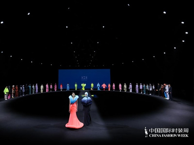 HOII 后益首度登陆中国国际时装周 「熙怡」系列亮相北京