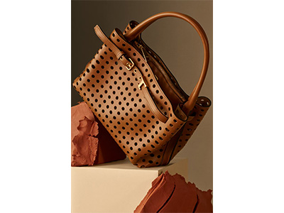 TOD’S Timeless Top Handle 手袋：万众心驰的优雅之选
