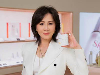 SK-II携手品牌代言人刘嘉玲亮相cdf三亚国际免税城， 开启“与时为友，共话金奇”活动