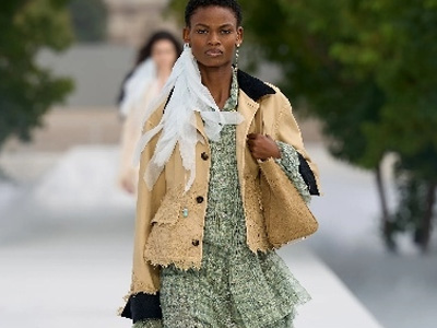 迪奥二零二七夏季女装系列 捕捉自然形态中的流动韵律