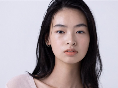 理想美肌大调查：底妆千变，毛孔“隐身”的清透感始终不变 花王教你“淡人时尚”：底妆学会留白，化妆取悦自己