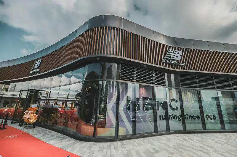 New Balance 全球跑步概念店 空镜2.jpg