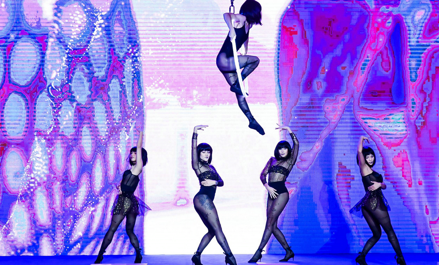 图4.CALZEDONIA LEGS’ NIGHT 主题之夜舞蹈表演燃爆舞台.jpg
