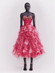 新闻稿：Alexander McQueen 2022早春女装系列瞩目呈献1375.png