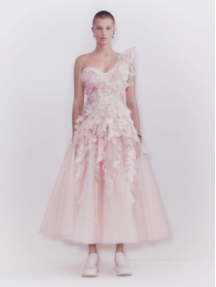 新闻稿：Alexander McQueen 2022早春女装系列瞩目呈献1495.png