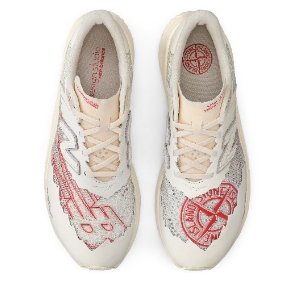 火山夹克 GORE-TEX 2L科技面料和温控按键细节展示2.jpg
