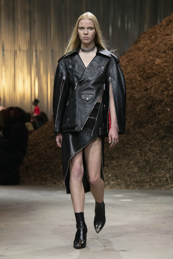 mcq_fw22_017.jpg