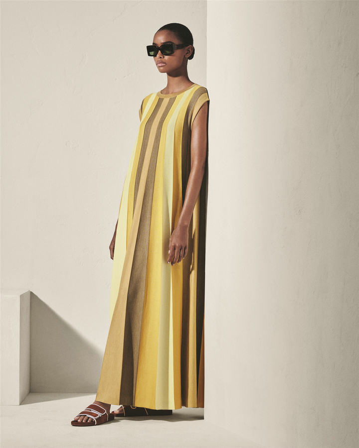 夏日念想：Loro Piana 全新Waikiki 凉鞋_02.jpg