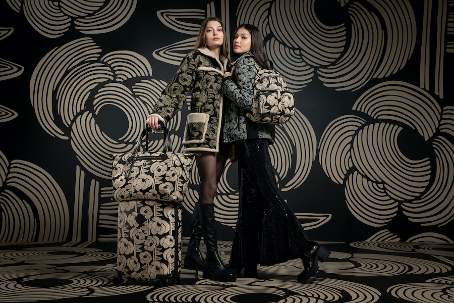 该系列灵感来源于FW22 Anna Sui RTW秀场.jpg