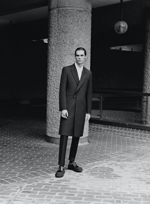 AMQ MENSWEAR PRE SS23 LOOK 2.jpg