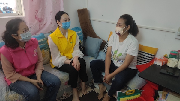 为单亲妈妈开展慰问服务并提供物资帮助 2.jpg