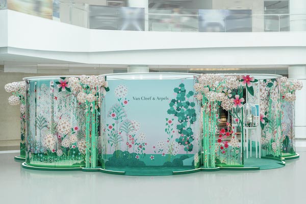 哈尔滨卓展购物中心“梵克雅宝春之花园”限时体验空间.jpg
