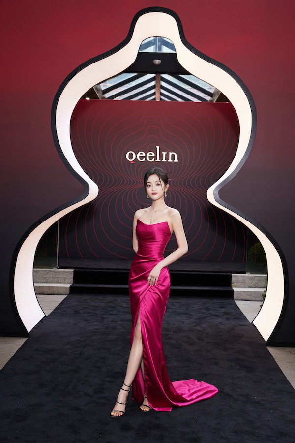 演员吴宣仪佩戴Qeelin Wulu Garden系列珠宝出席Qeelin麒迹花园私享珠宝展.jpg