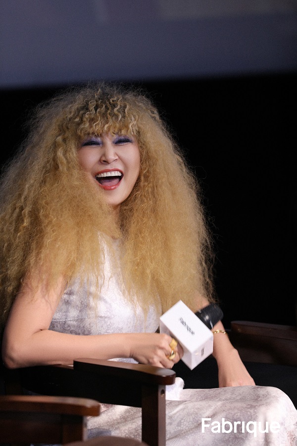 20230927154249oyiqk.jpg 5. 中国内地流行乐女歌手、词曲作者 - 张蔷女士发表感言.jpg