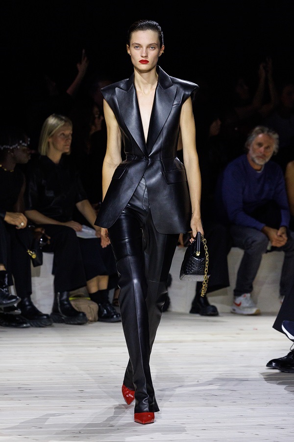 LOOK 18.jpg