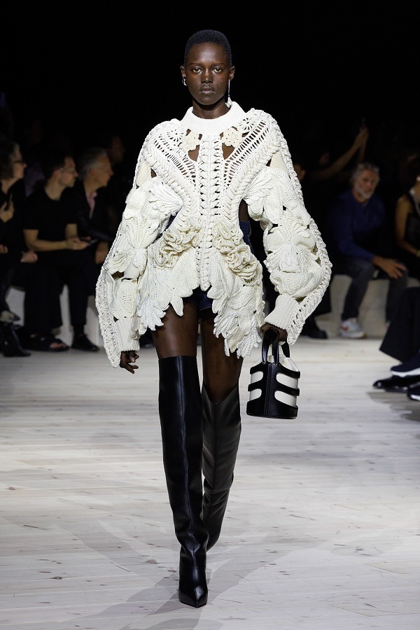 LOOK 23.jpg