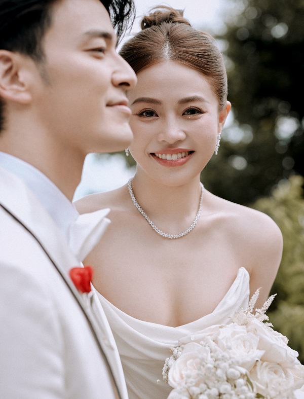 李铢衔James 马嘉莹夫妇 (2).jpg