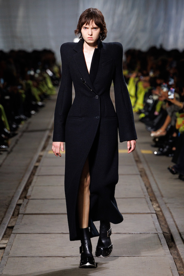 Alexander_McQueen_RTW_AW24_Look_09.jpg