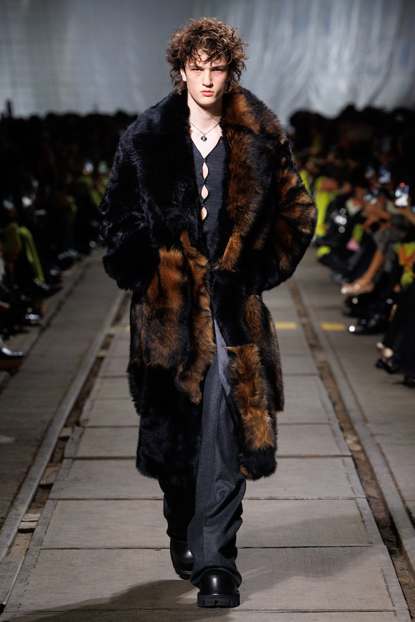 Alexander_McQueen_RTW_AW24_Look_15.jpg